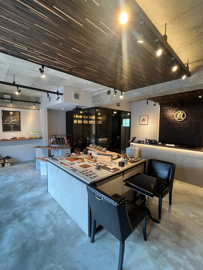 青山店内